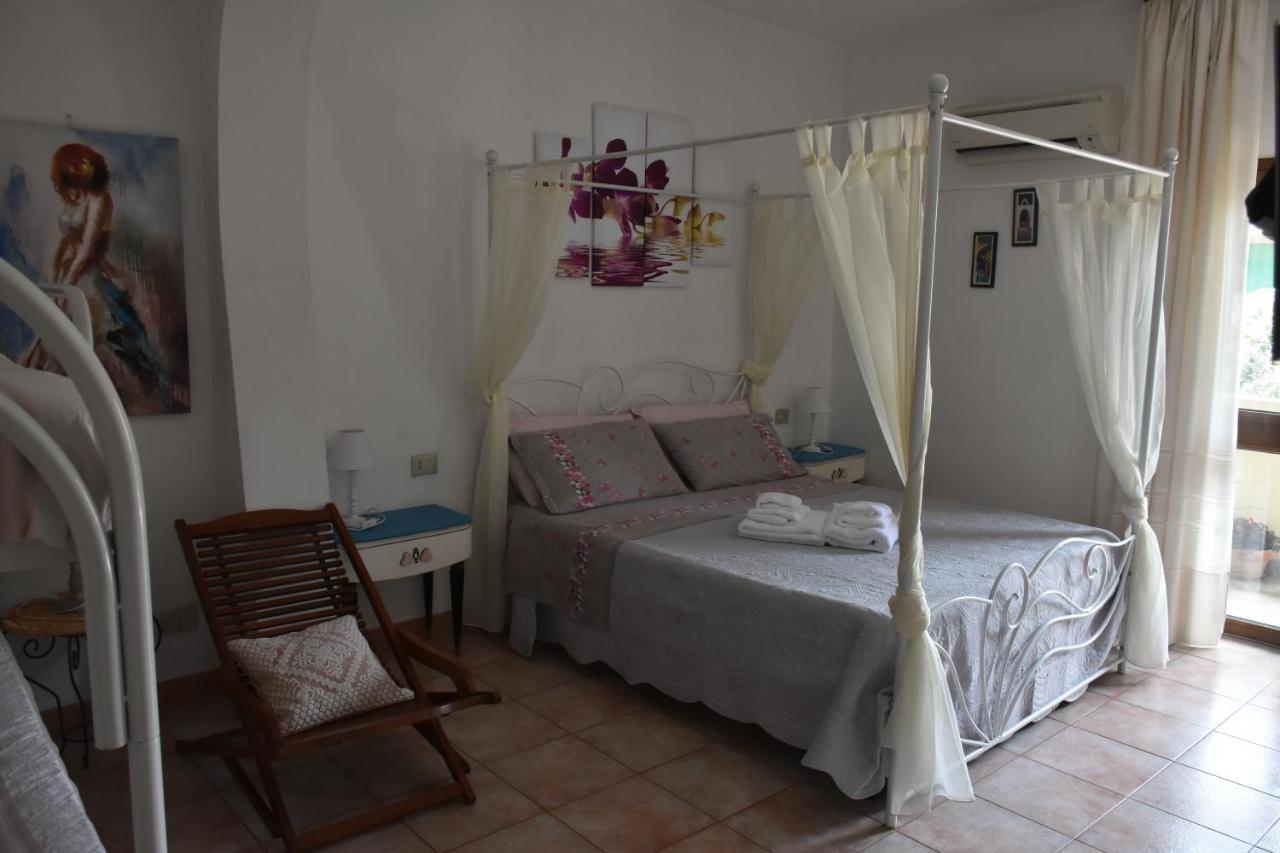 Bed And Breakfast Le Petunie Bari Sardo Exterior photo