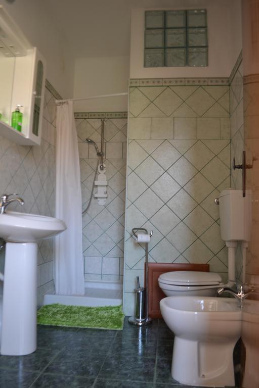Bed And Breakfast Le Petunie Bari Sardo Room photo