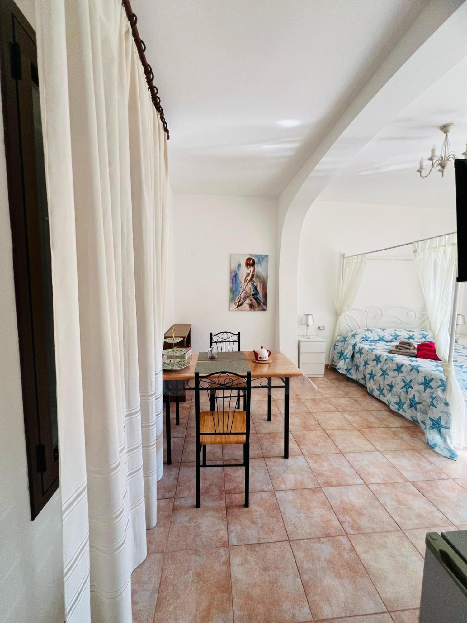 Bed And Breakfast Le Petunie Bari Sardo Exterior photo