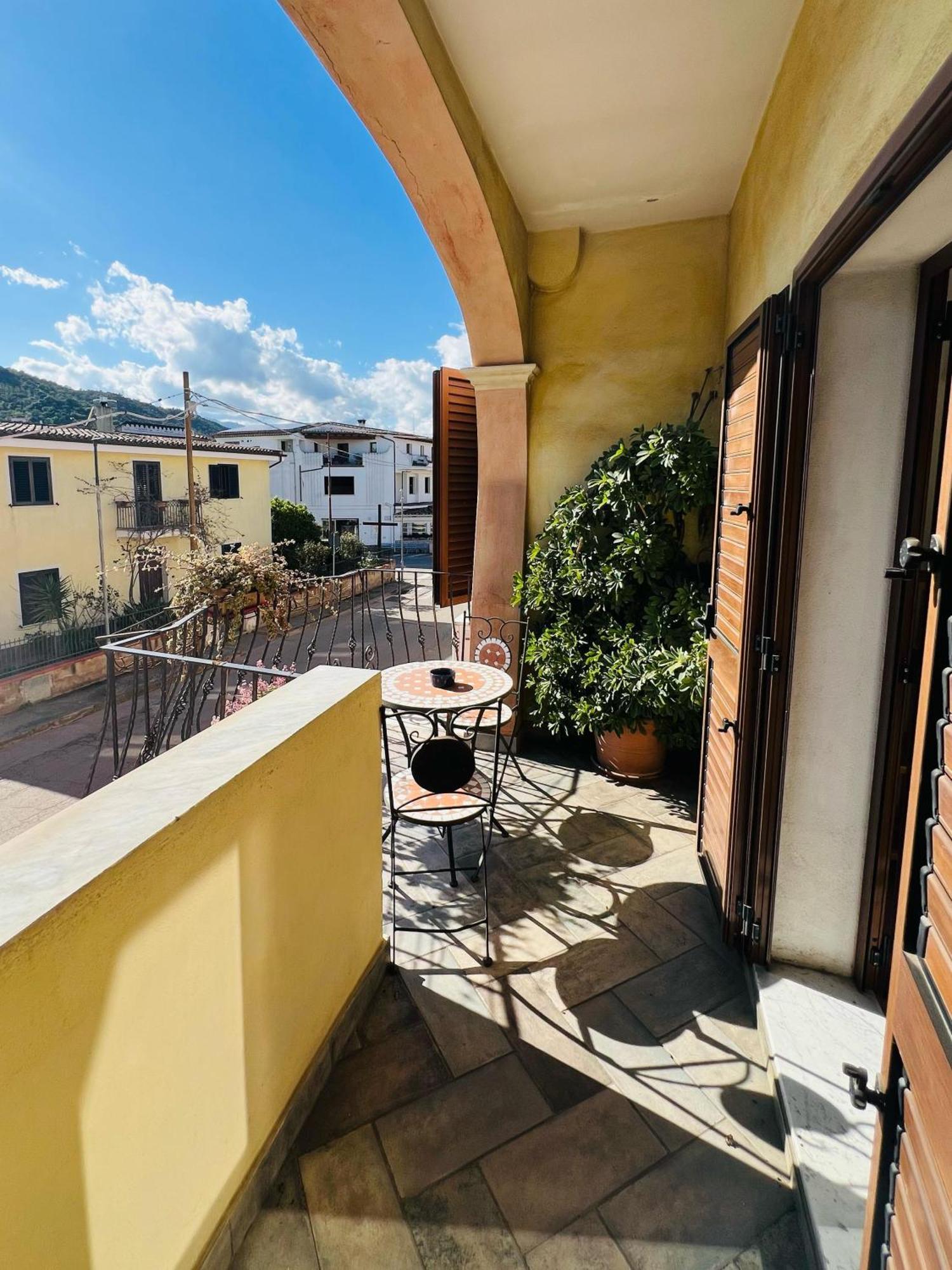 Bed And Breakfast Le Petunie Bari Sardo Exterior photo