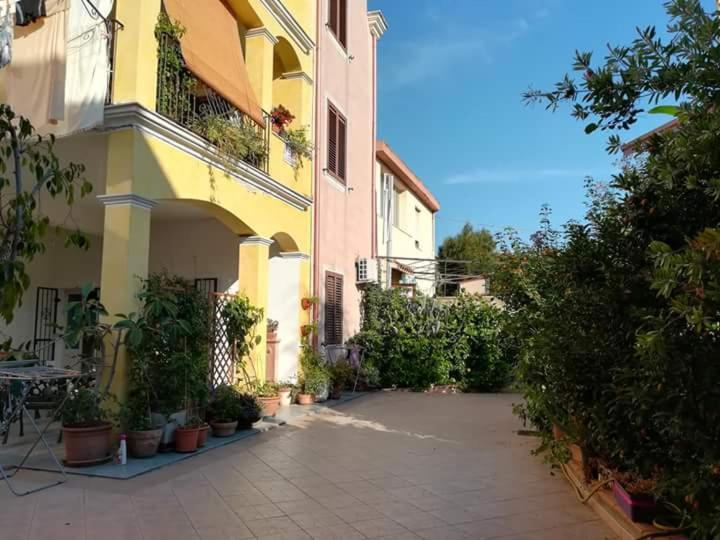 Bed And Breakfast Le Petunie Bari Sardo Exterior photo